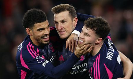 人瞩目的球 人瞩目的球